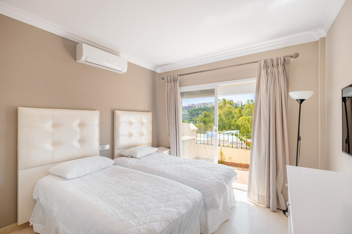 4 Bed Townhouse for sale in Benahavís Costa Del Sol, Málaga, Spain