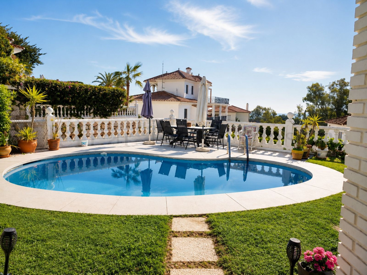 3 Bed Townhouse for sale in Benalmadena Costa Del Sol, Málaga, Spain