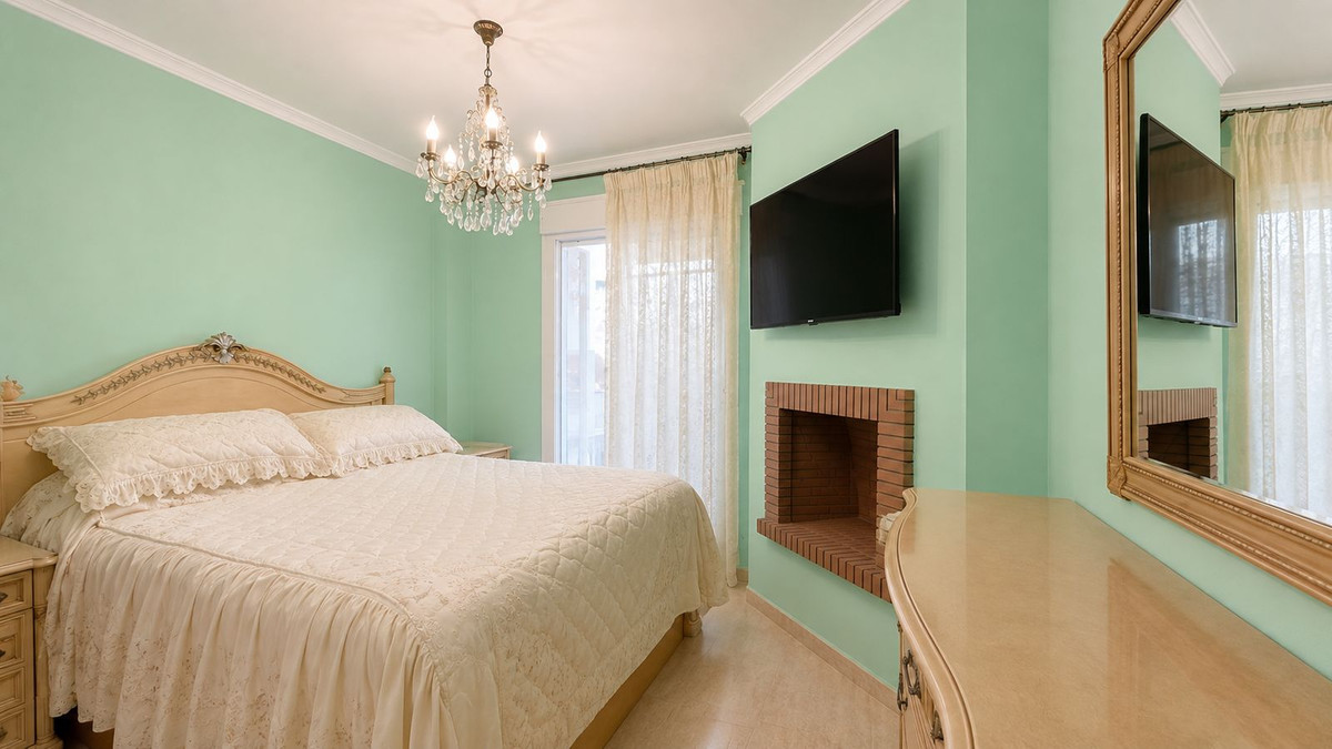 1 Bed Apartment for sale in Calahonda Costa Del Sol, Málaga, Spain