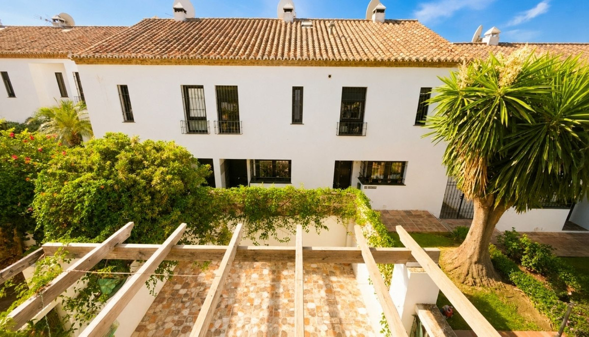 Se vende Pareada de 3 dormitorios en Costa Del Sol, Málaga, España
