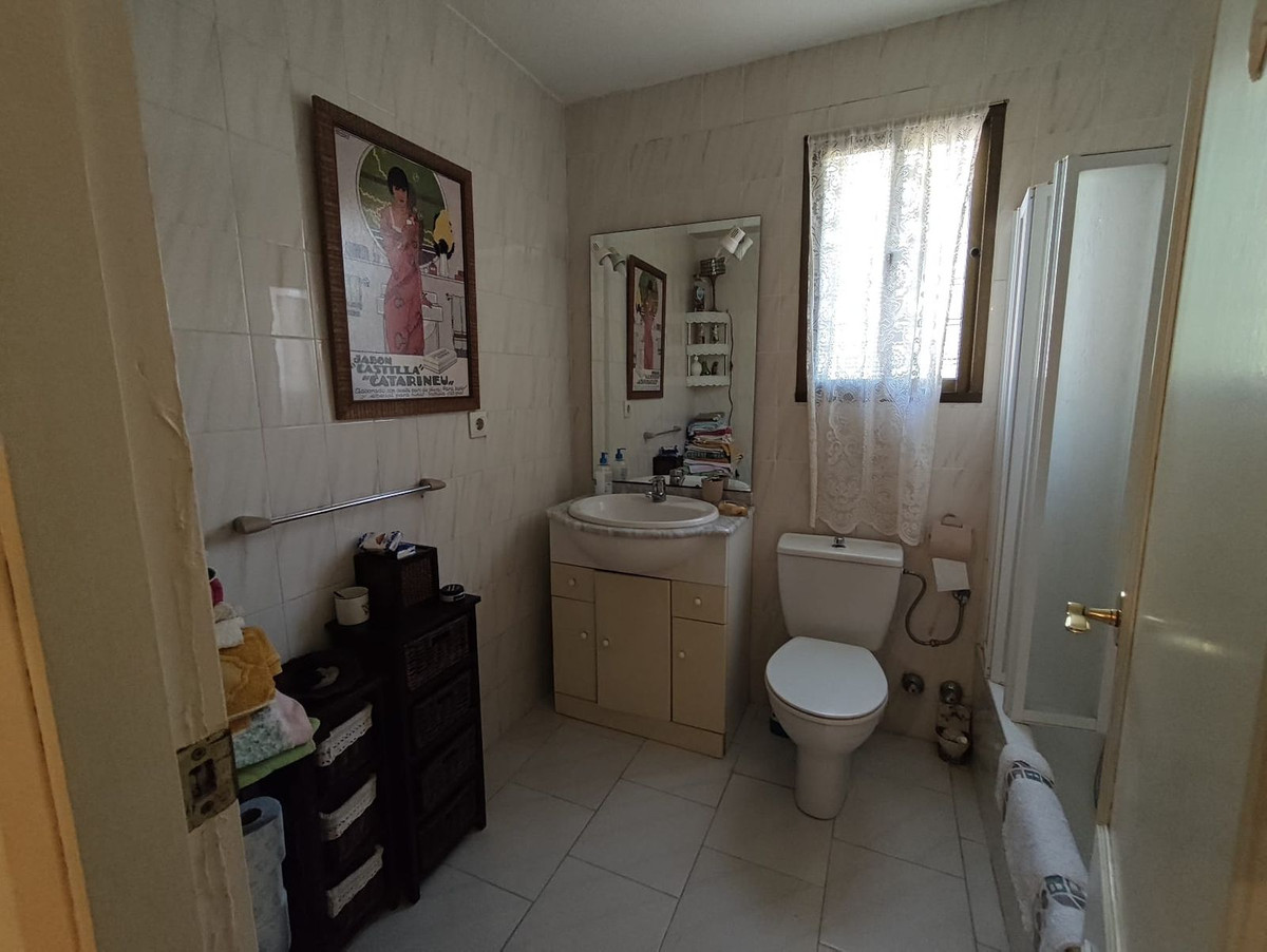 Se vende Villa - Chalet de 3 dormitorios en Costa Del Sol, Málaga, España