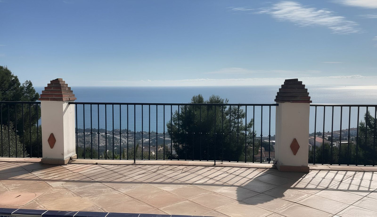 8 Bed Townhouse for sale in Ojén Costa Del Sol, Málaga, Spain