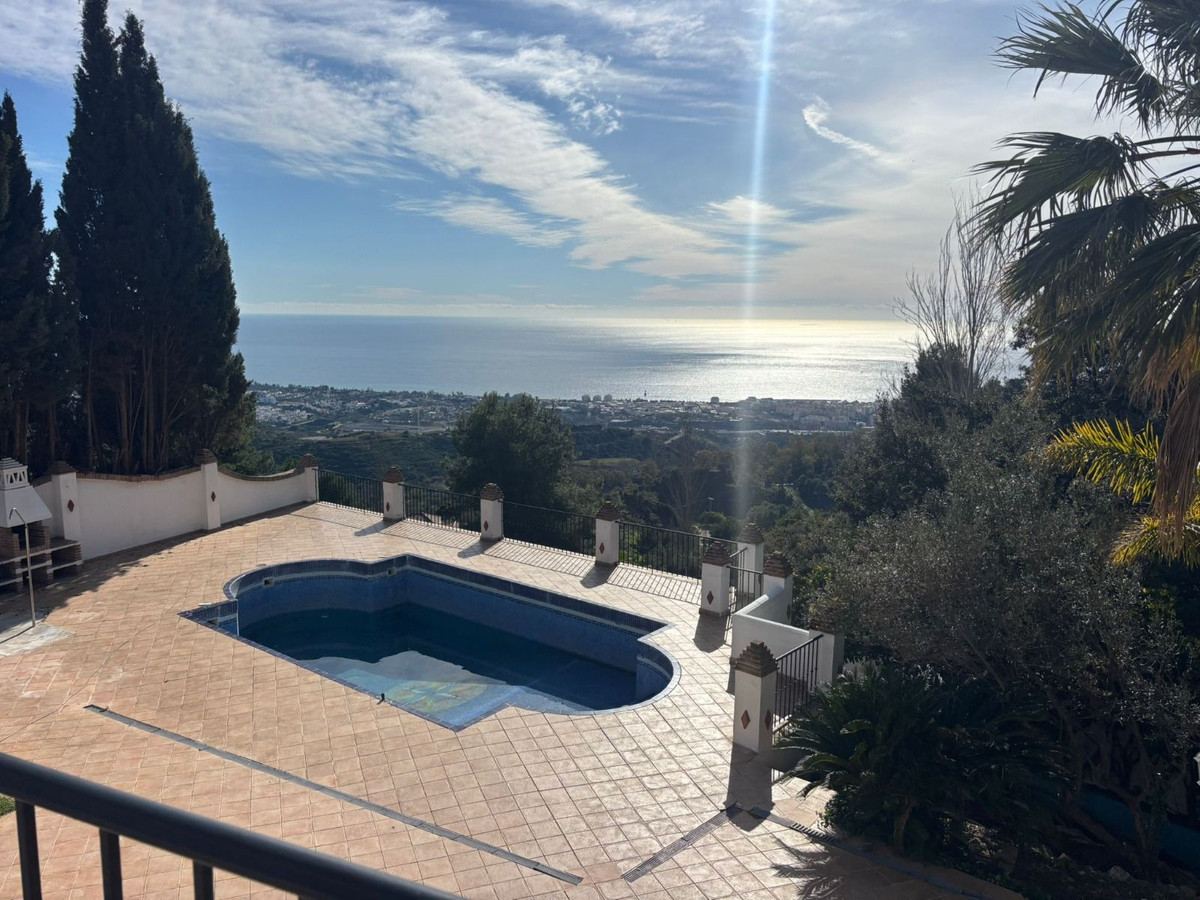 8 Bed Townhouse for sale in Ojén Costa Del Sol, Málaga, Spain