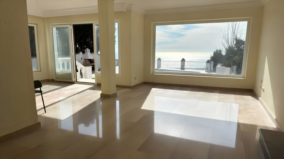8 Bed Townhouse for sale in Ojén Costa Del Sol, Málaga, Spain