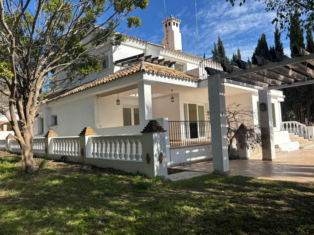 8 Bed Townhouse for sale in Ojén Costa Del Sol, Málaga, Spain