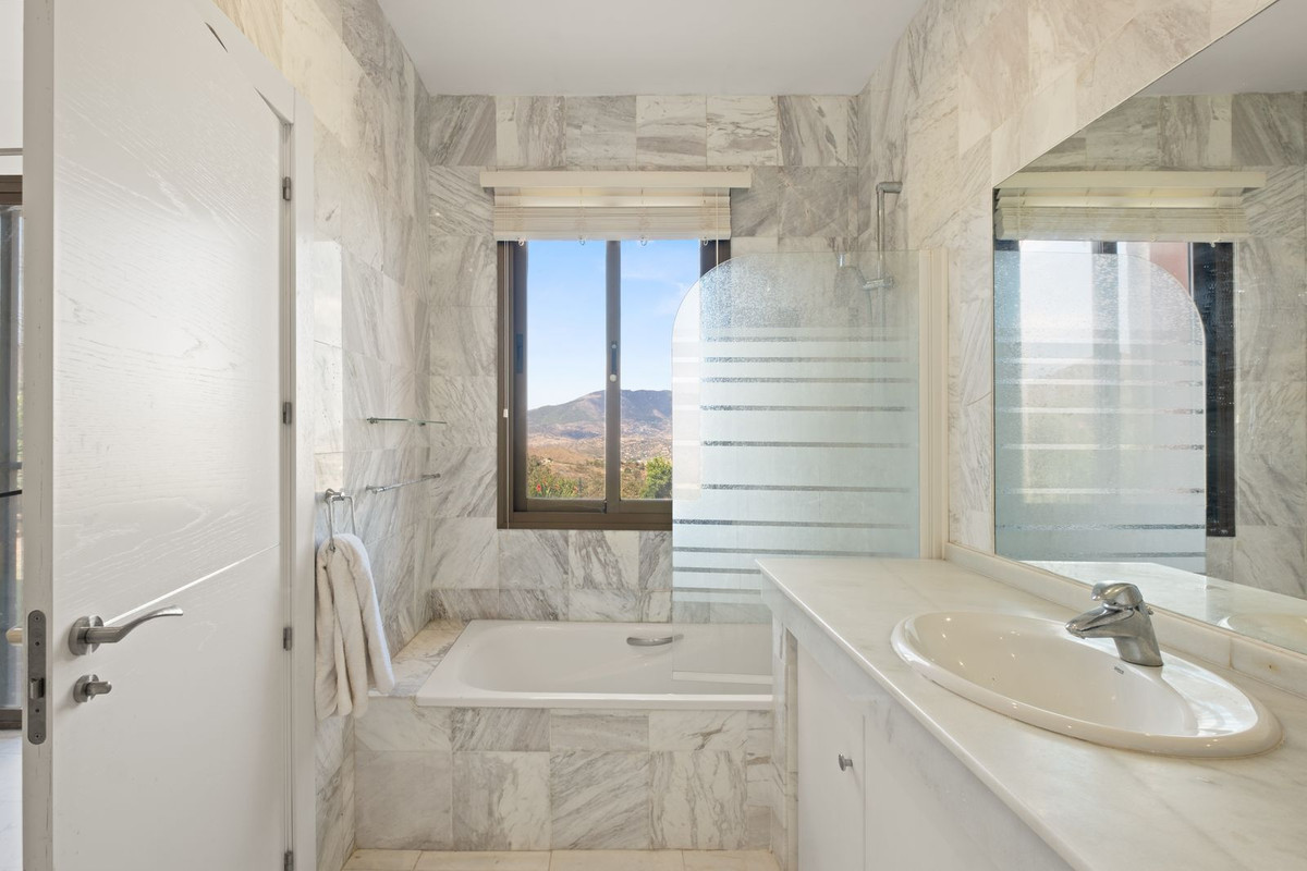 Se vende Apartamento Planta Baja de 2 dormitorios en Costa Del Sol, Málaga, España