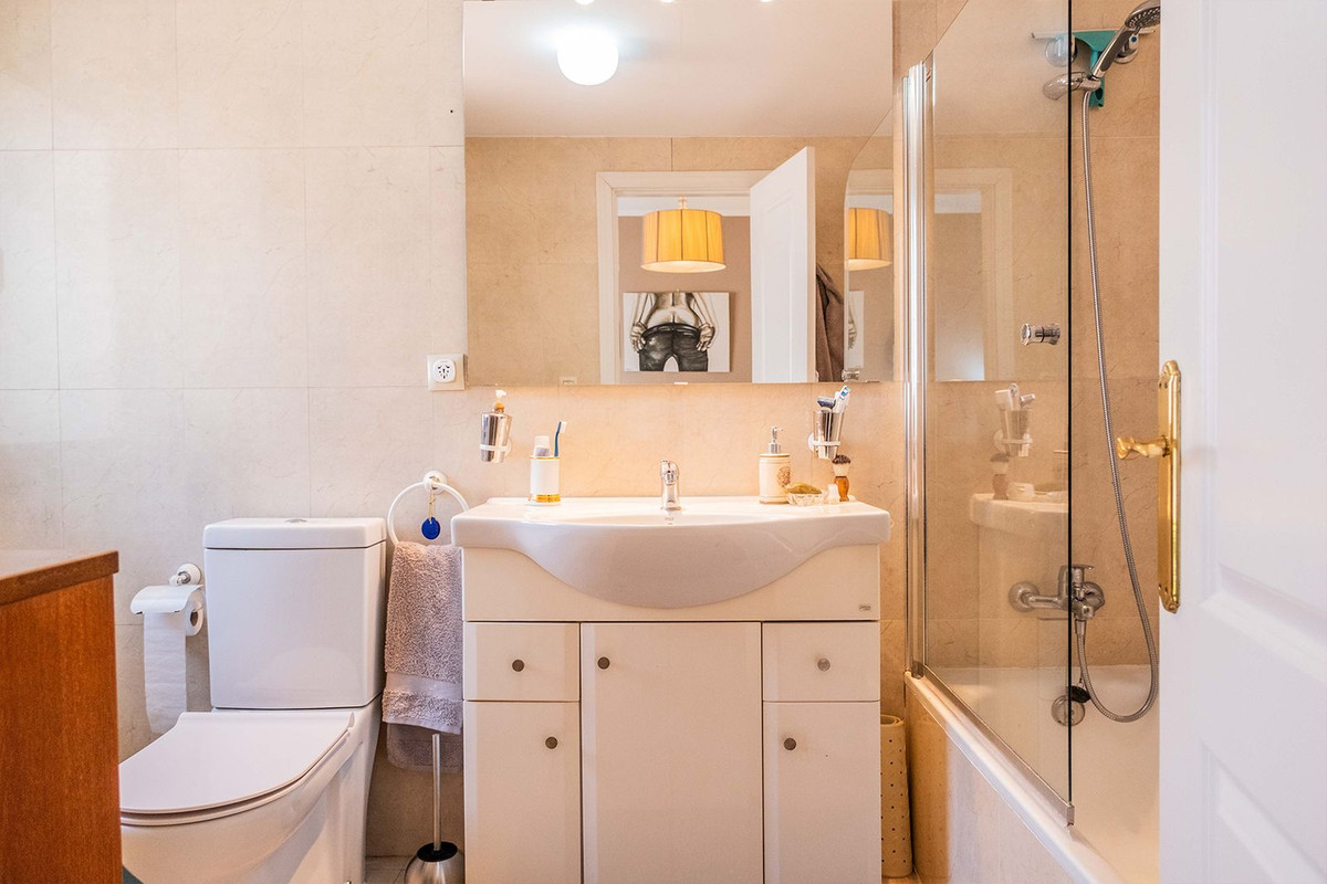 Se vende Apartamento Planta Media de 1 dormitorios en Costa Del Sol, Málaga, España
