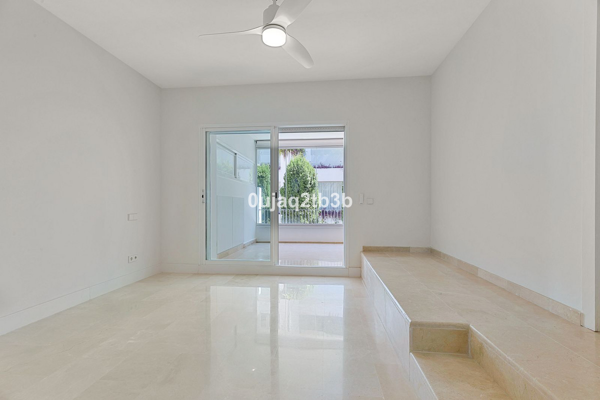 3 Bed Apartment for sale in Marbella Costa Del Sol, Málaga, Spain