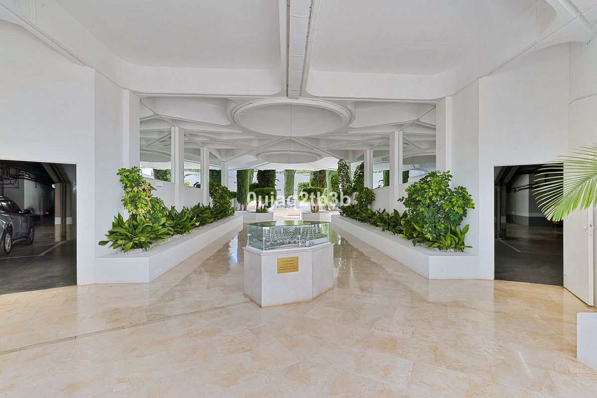 3 Bed Apartment for sale in Marbella Costa Del Sol, Málaga, Spain