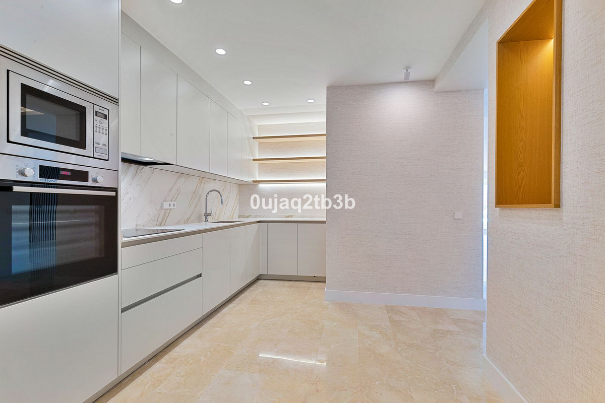 3 Bed Apartment for sale in Marbella Costa Del Sol, Málaga, Spain