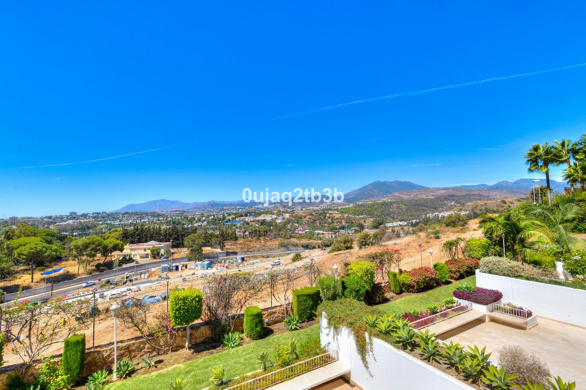 3 Bed Apartment for sale in Marbella Costa Del Sol, Málaga, Spain