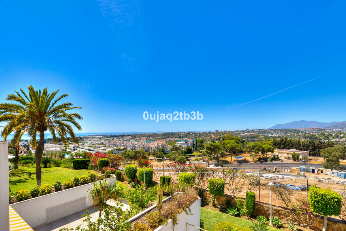 3 Bed Apartment for sale in Marbella Costa Del Sol, Málaga, Spain