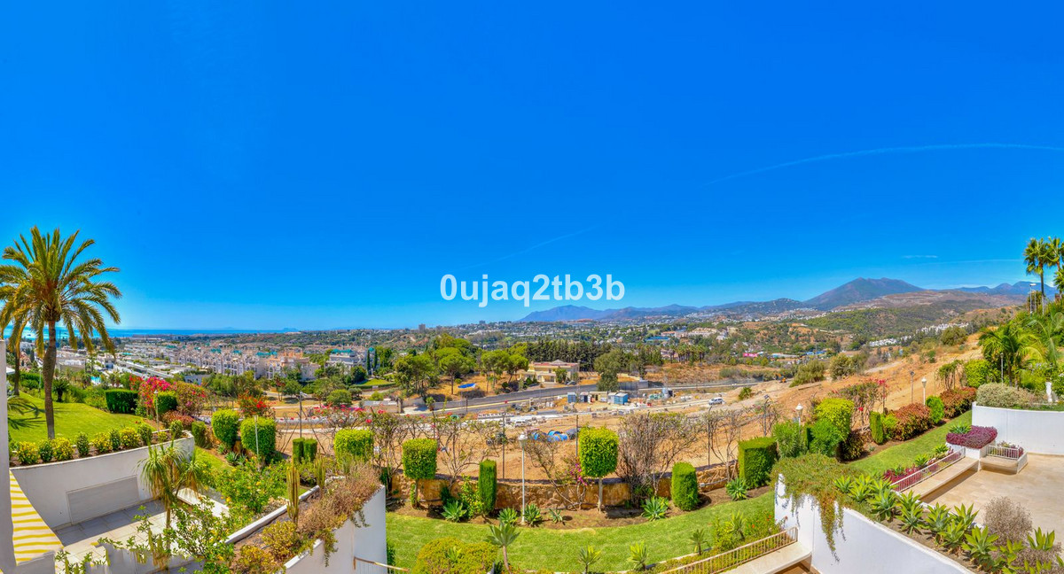 3 Bed Apartment for sale in Marbella Costa Del Sol, Málaga, Spain