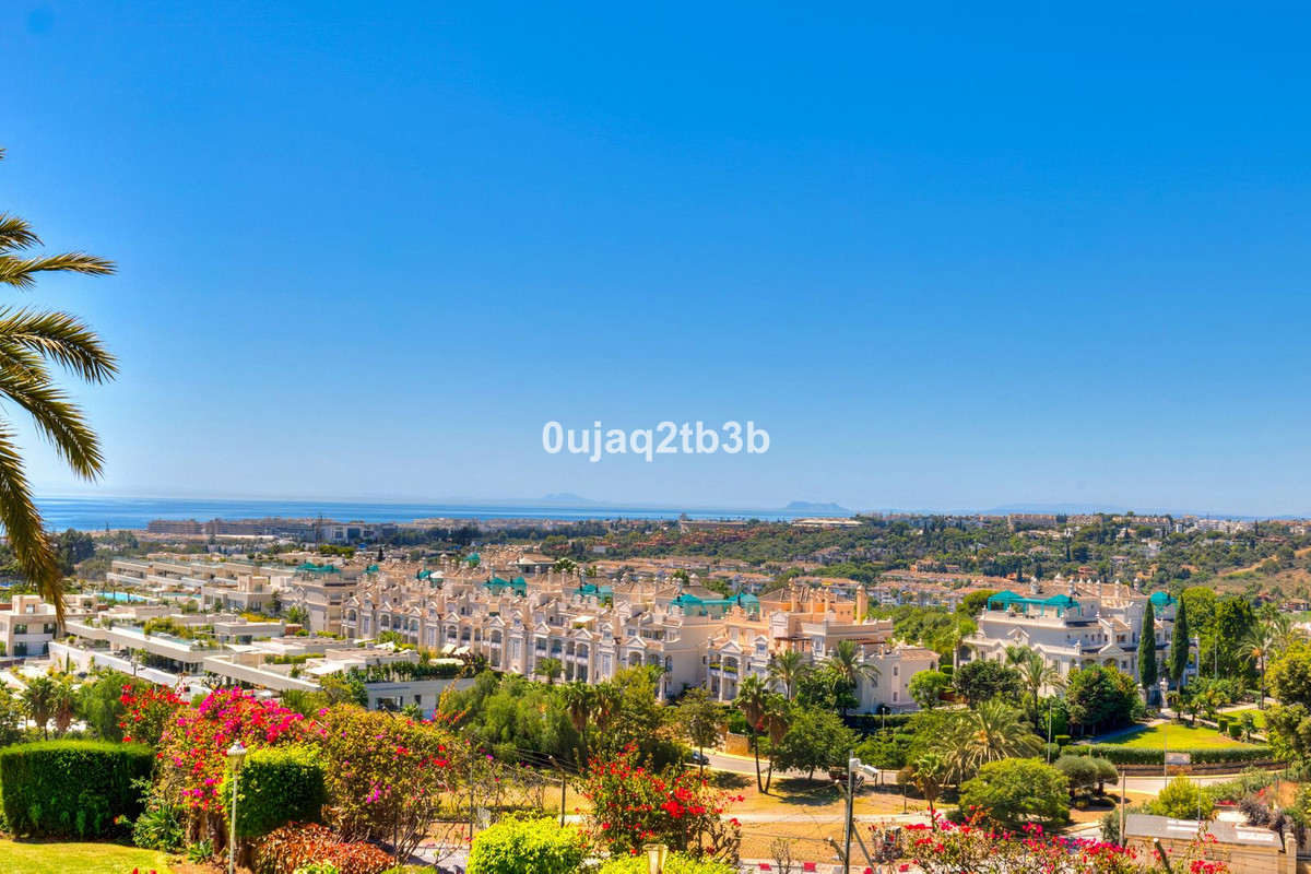 3 Bed Apartment for sale in Marbella Costa Del Sol, Málaga, Spain