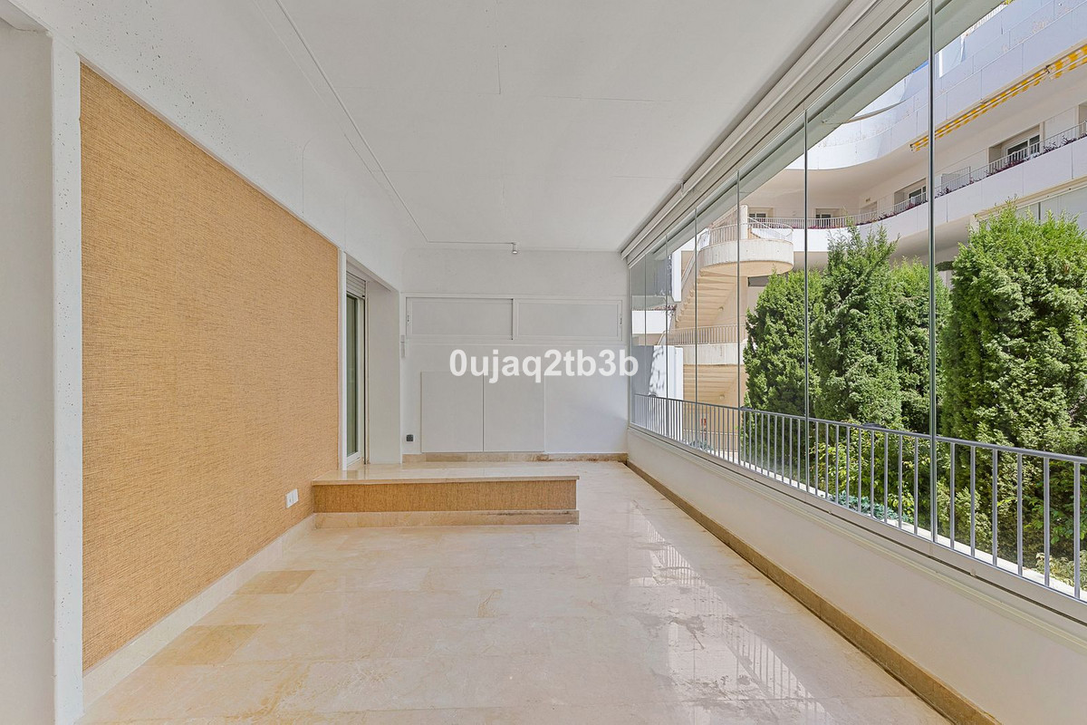 3 Bed Apartment for sale in Marbella Costa Del Sol, Málaga, Spain