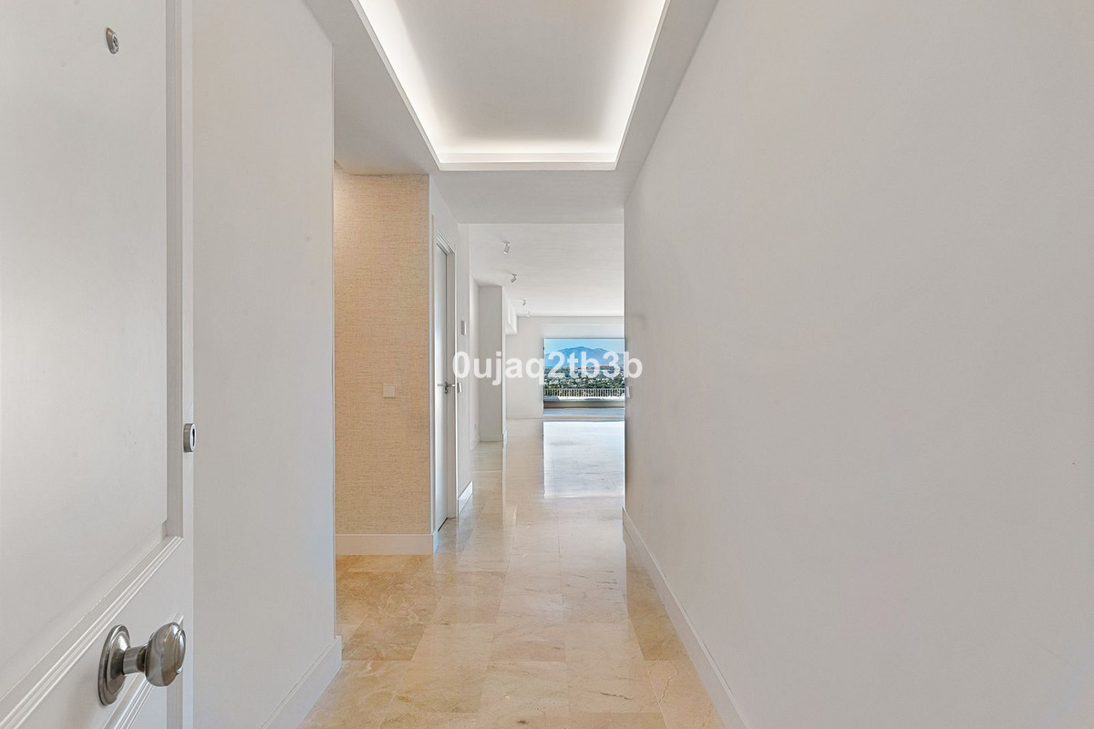 3 Bed Apartment for sale in Marbella Costa Del Sol, Málaga, Spain