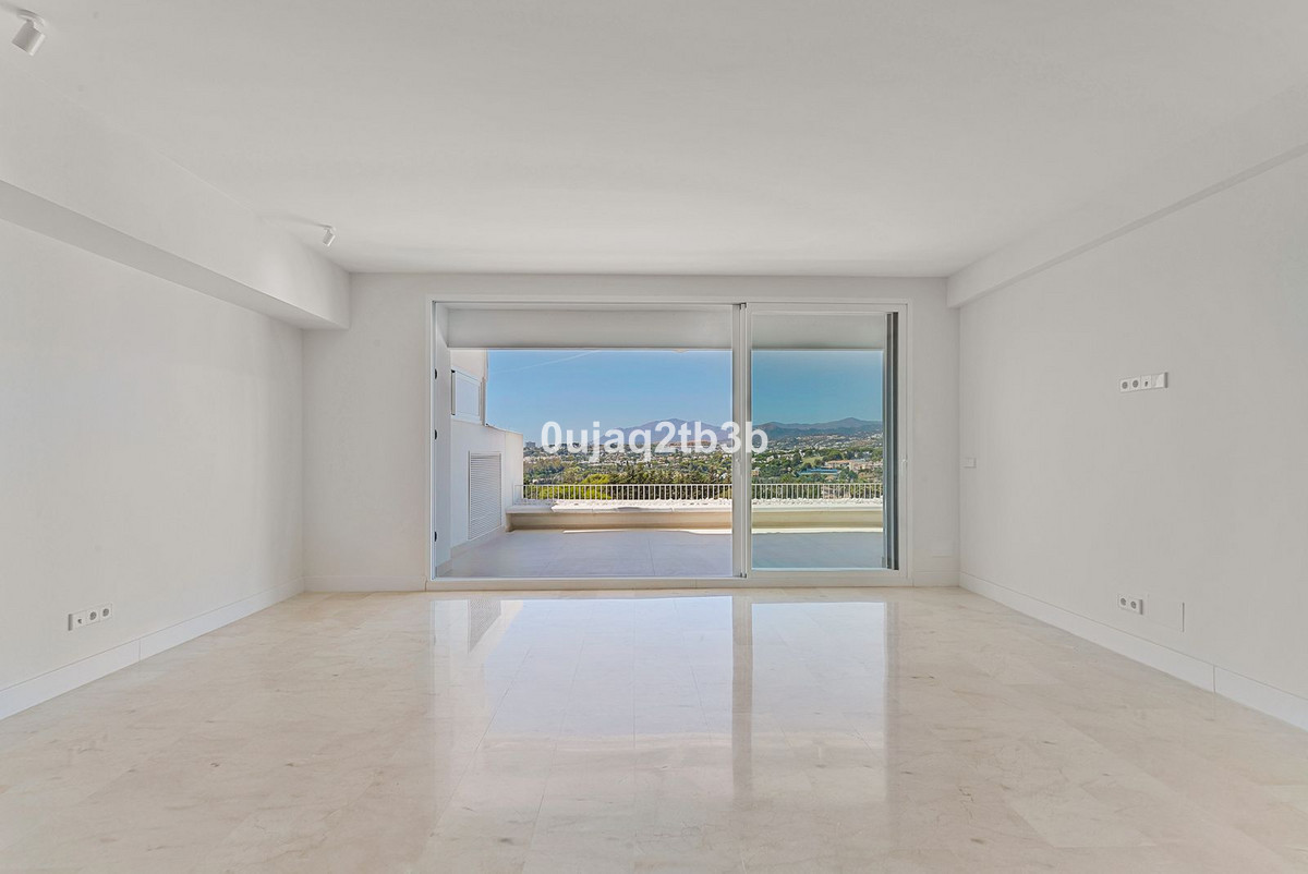 3 Bed Apartment for sale in Marbella Costa Del Sol, Málaga, Spain