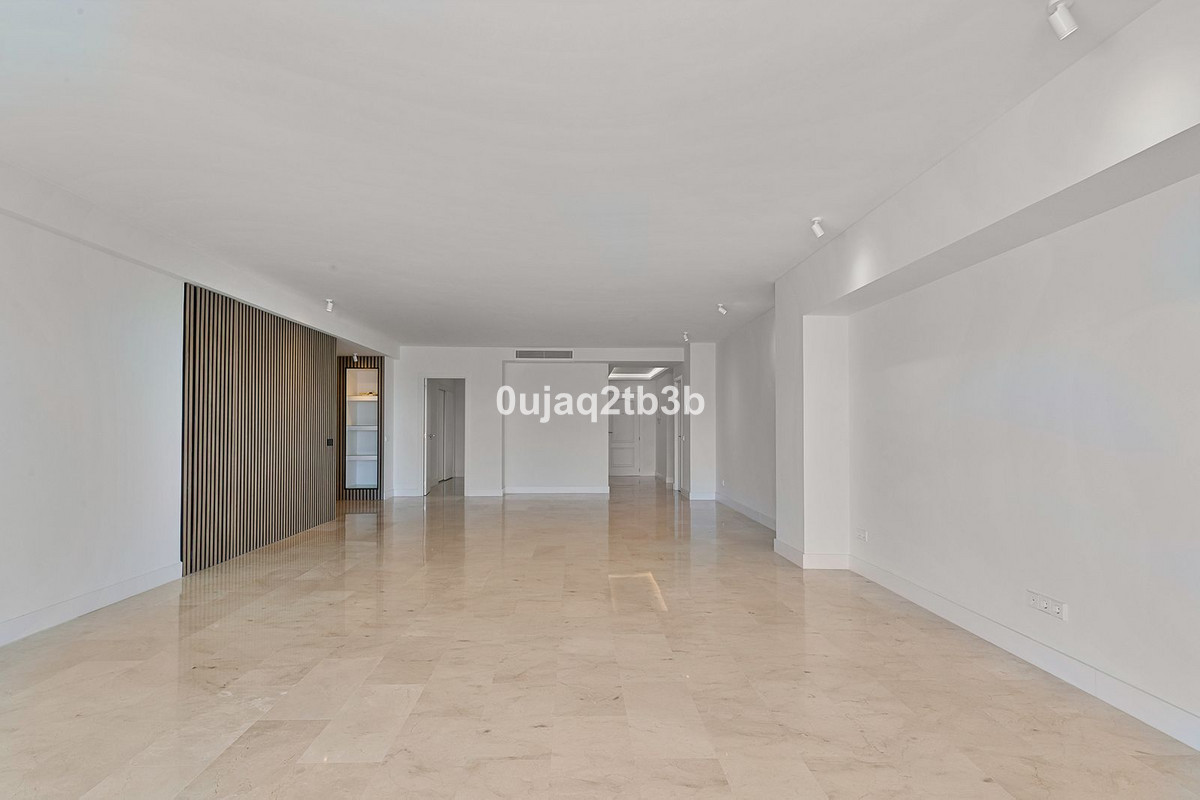 3 Bed Apartment for sale in Marbella Costa Del Sol, Málaga, Spain