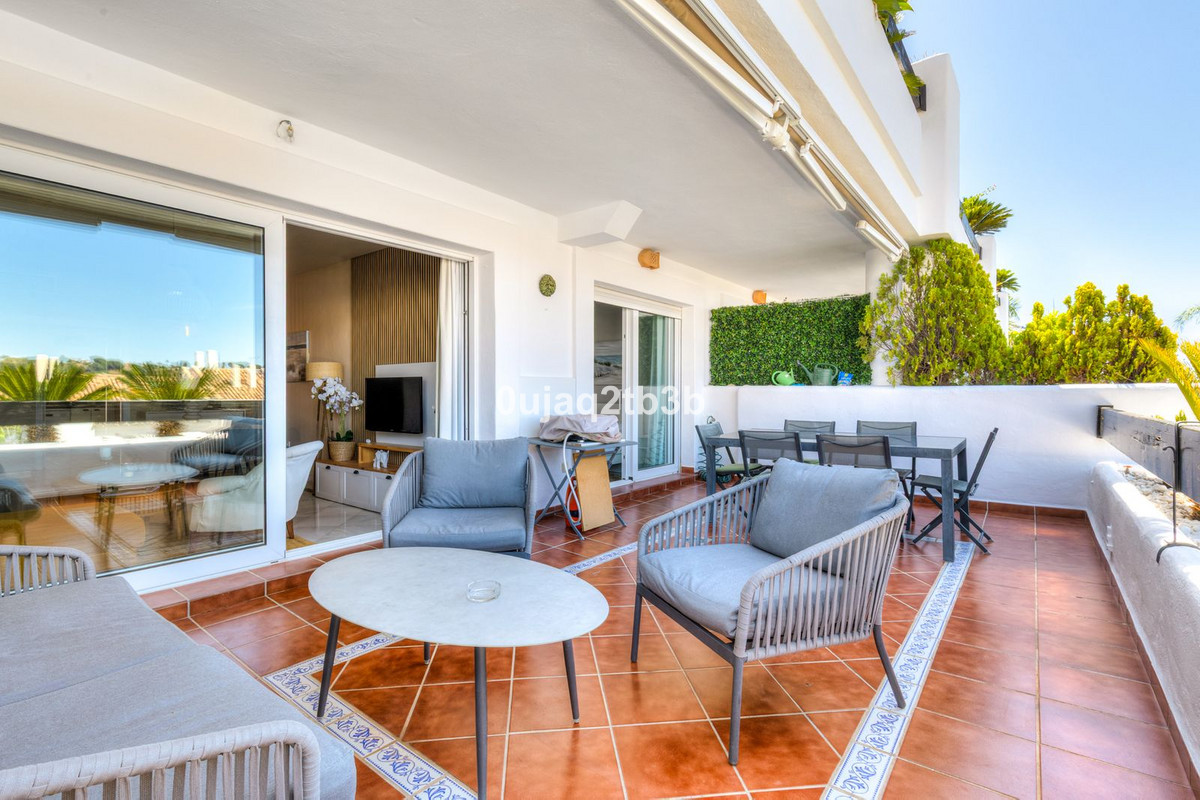 Se vende Apartamento Planta Media de 2 dormitorios en Costa Del Sol, Málaga, España