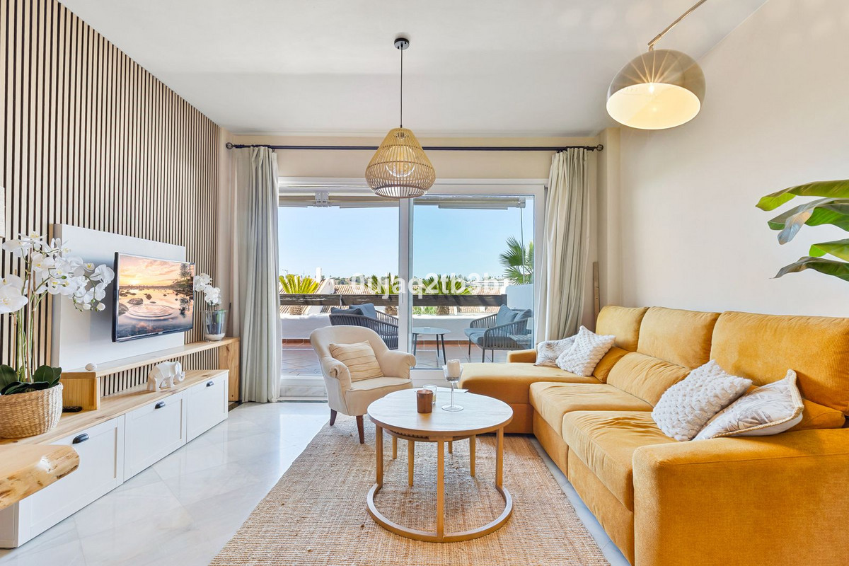 Se vende Apartamento Planta Media de 2 dormitorios en Costa Del Sol, Málaga, España