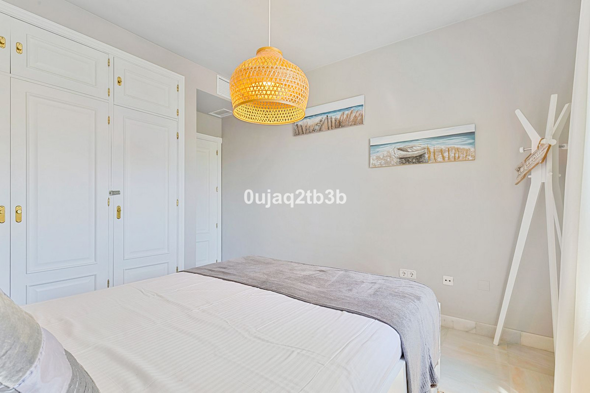 Se vende Apartamento Planta Media de 2 dormitorios en Costa Del Sol, Málaga, España