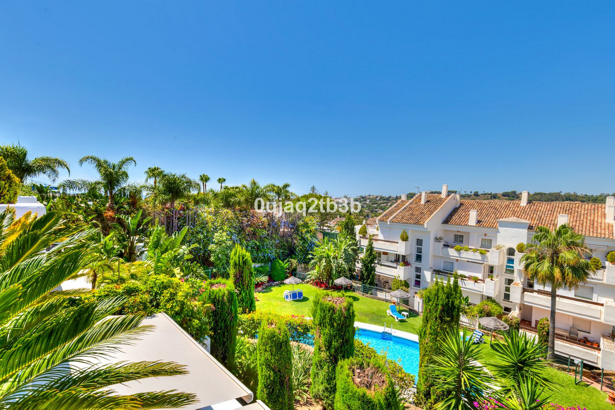 Se vende Apartamento Planta Media de 2 dormitorios en Costa Del Sol, Málaga, España