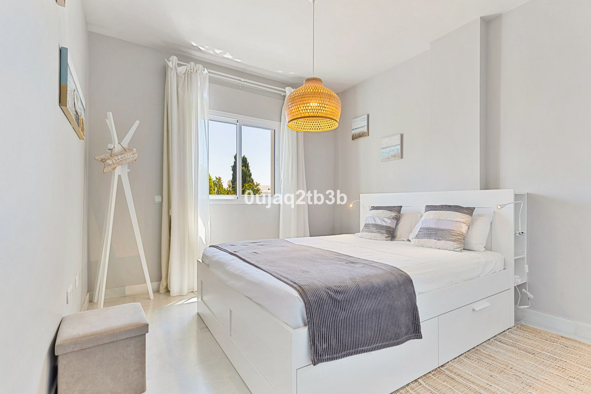Se vende Apartamento Planta Media de 2 dormitorios en Costa Del Sol, Málaga, España
