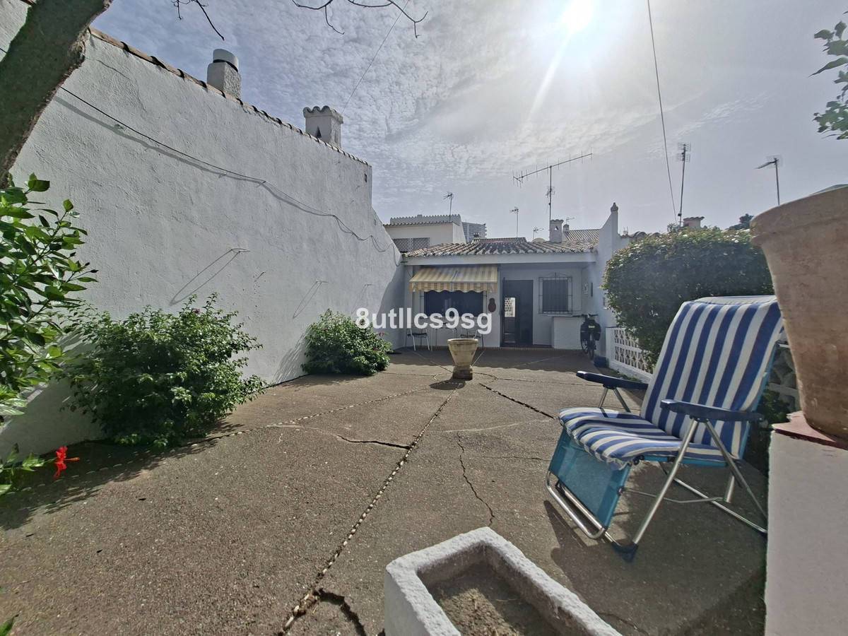 Se vende Villa - Chalet de 2 dormitorios en Costa Del Sol, Málaga, España