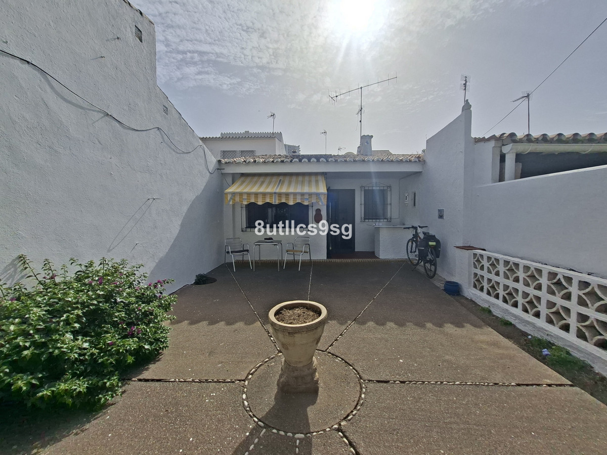 Se vende Villa - Chalet de 2 dormitorios en Costa Del Sol, Málaga, España