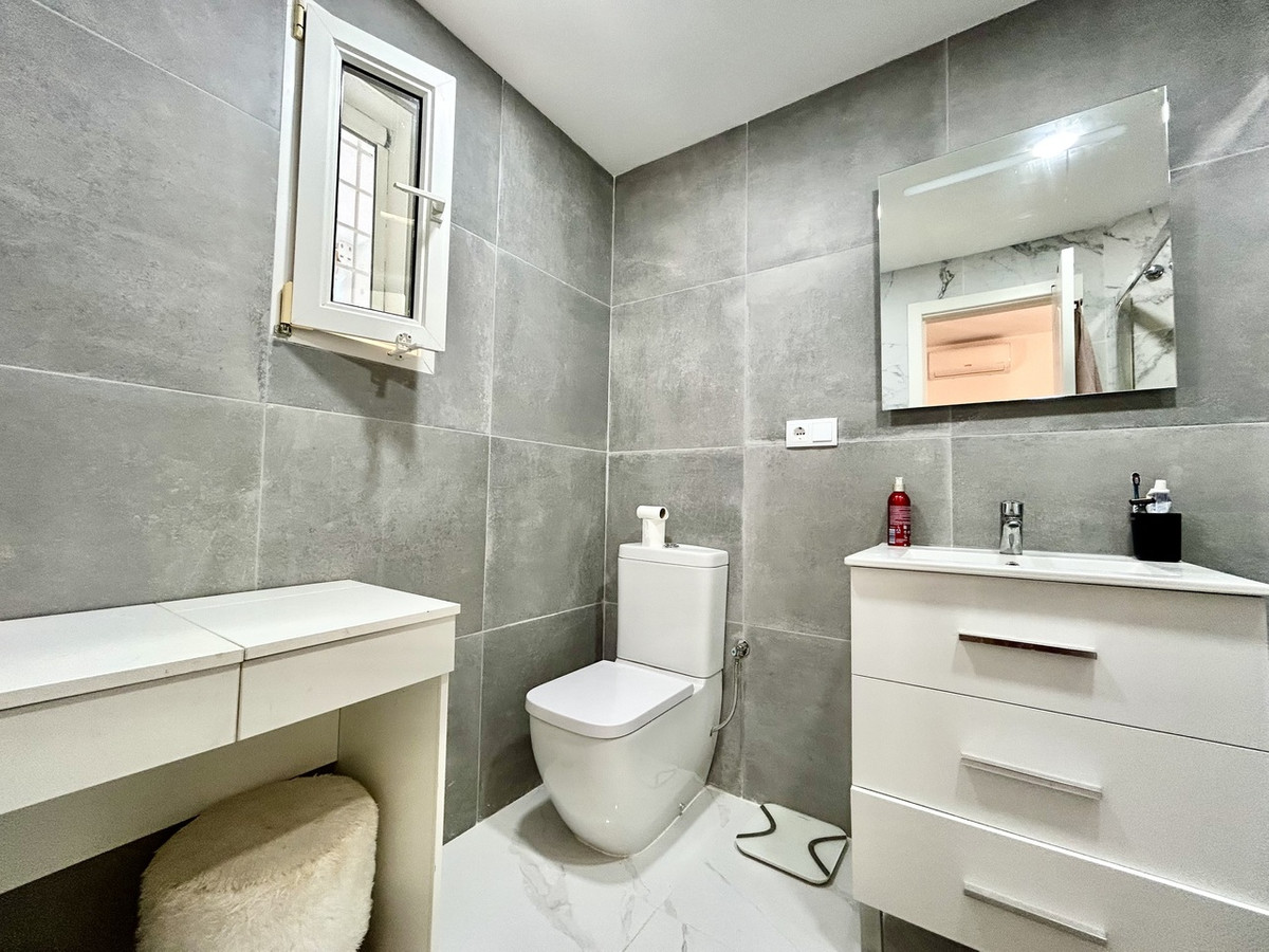 Se vende Villa - Chalet de 3 dormitorios en Costa Blanca, Alicante, España