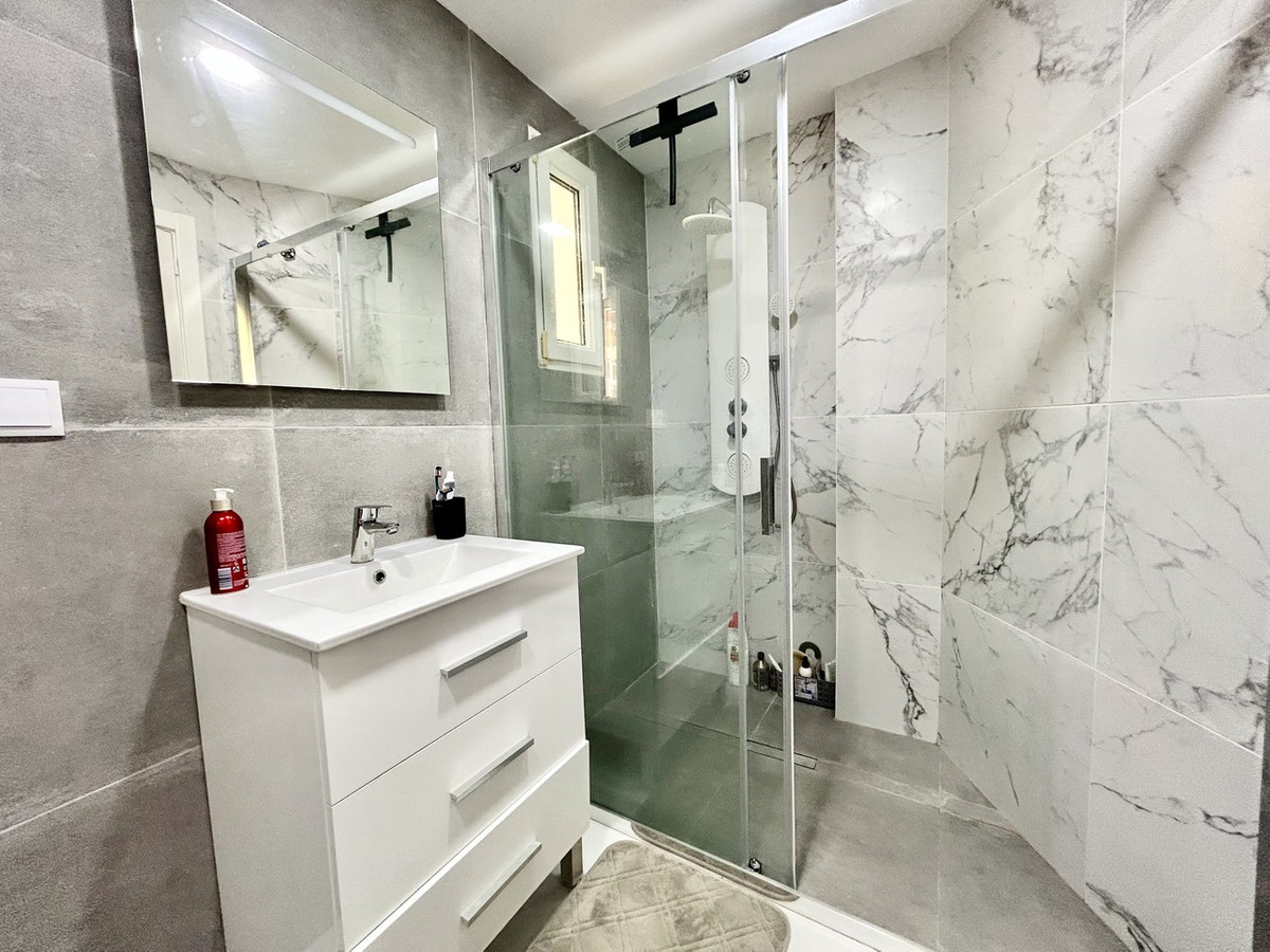 Se vende Villa - Chalet de 3 dormitorios en Costa Blanca, Alicante, España