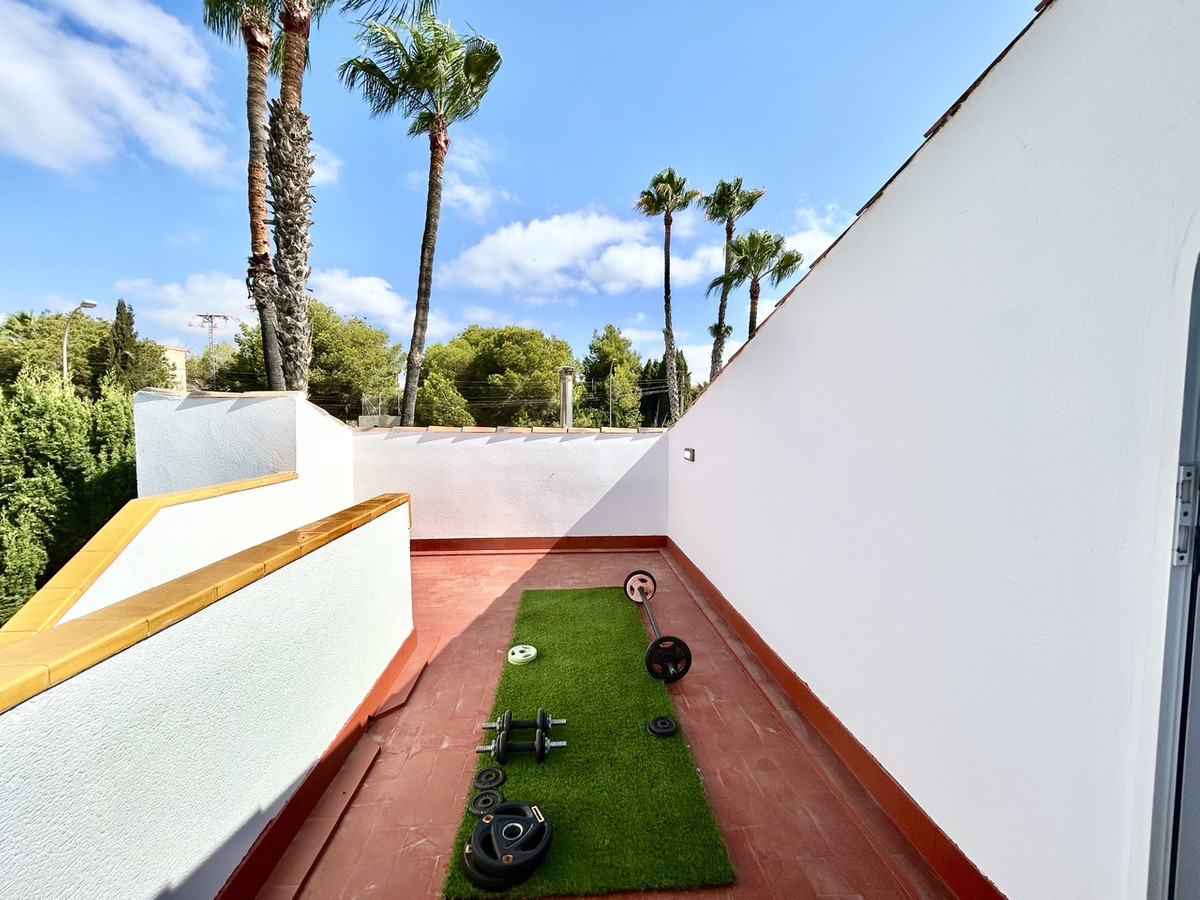 Se vende Villa - Chalet de 3 dormitorios en Costa Blanca, Alicante, España