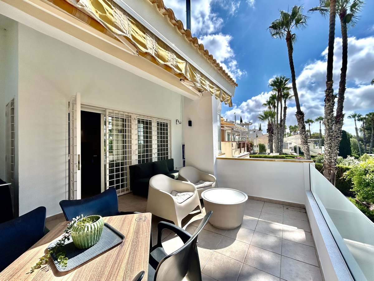 Se vende Villa - Chalet de 3 dormitorios en Costa Blanca, Alicante, España