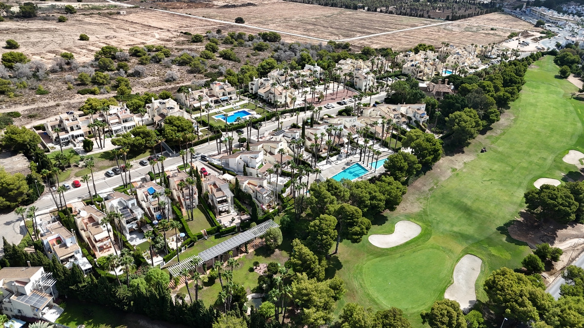 Se vende Villa - Chalet de 3 dormitorios en Costa Blanca, Alicante, España