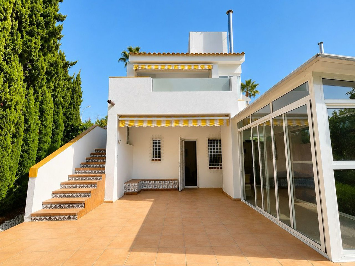 Se vende Villa - Chalet de 3 dormitorios en Costa Blanca, Alicante, España