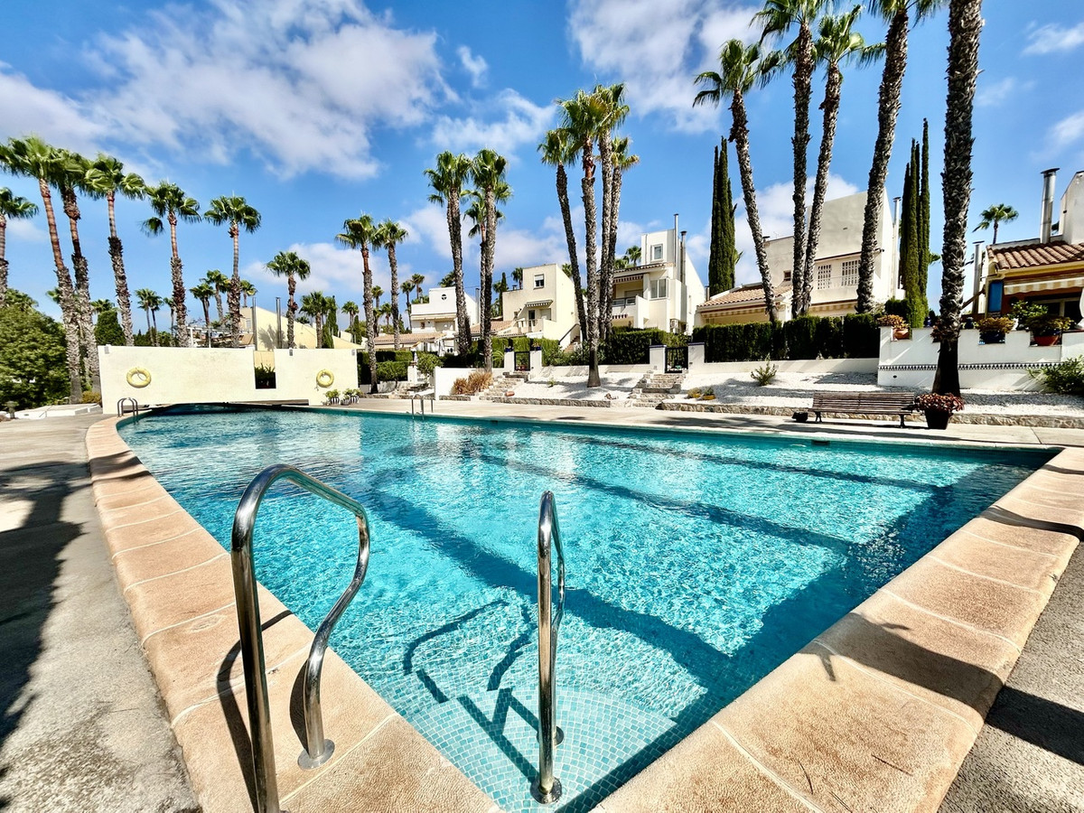 Se vende Villa - Chalet de 3 dormitorios en Costa Blanca, Alicante, España