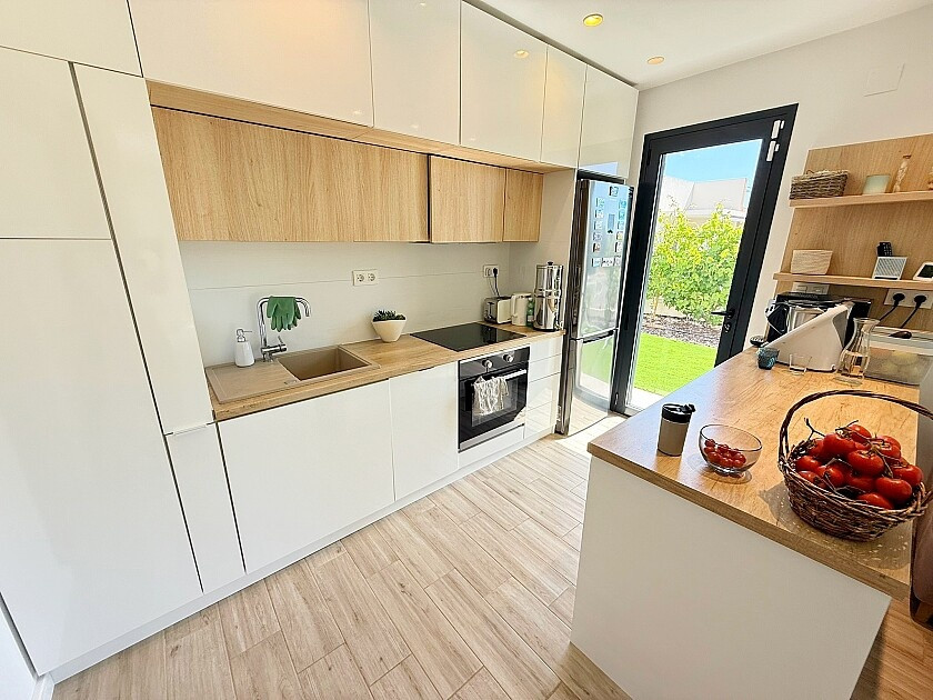 Se vende Villa - Chalet de 3 dormitorios en Costa Blanca, Alicante, España