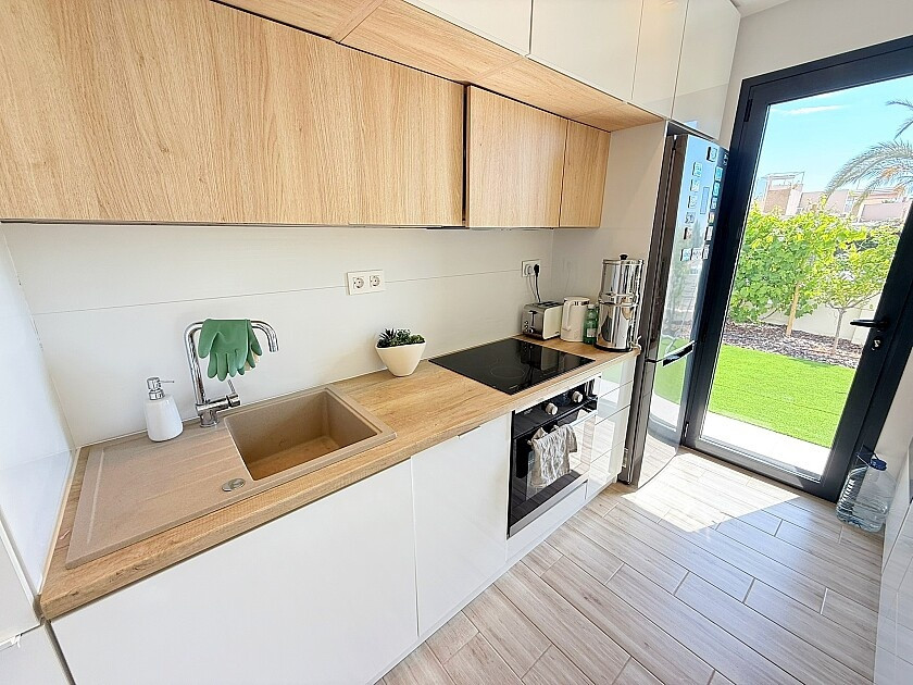 Se vende Villa - Chalet de 3 dormitorios en Costa Blanca, Alicante, España