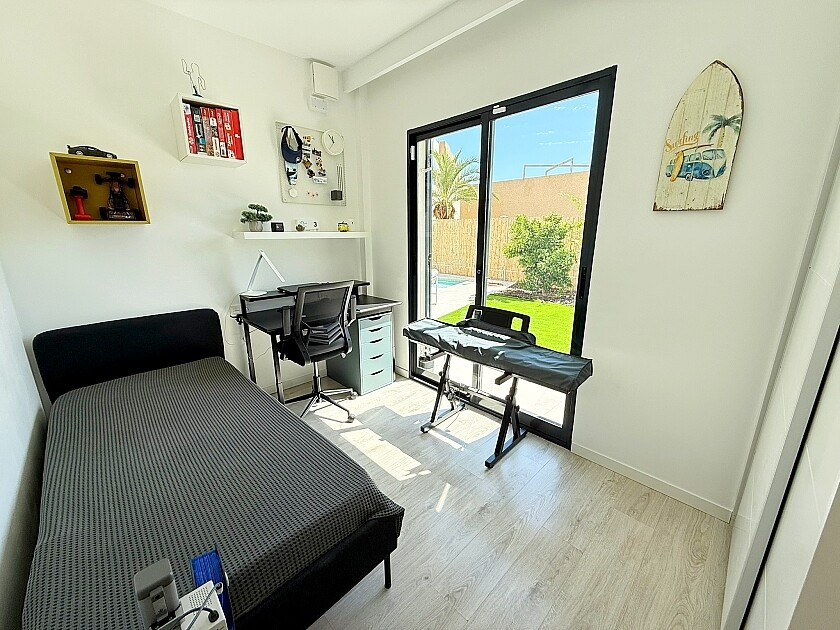 Se vende Villa - Chalet de 3 dormitorios en Costa Blanca, Alicante, España