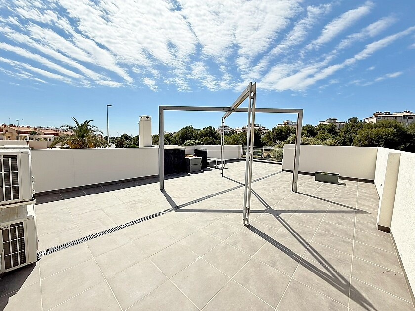 Se vende Villa - Chalet de 3 dormitorios en Costa Blanca, Alicante, España