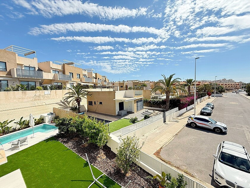 Se vende Villa - Chalet de 3 dormitorios en Costa Blanca, Alicante, España