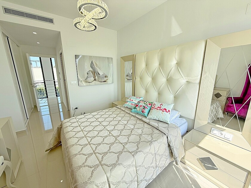 Se vende Villa - Chalet de 5 dormitorios en Costa Blanca, Alicante, España