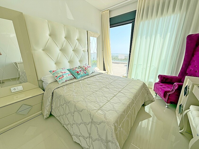 Se vende Villa - Chalet de 5 dormitorios en Costa Blanca, Alicante, España