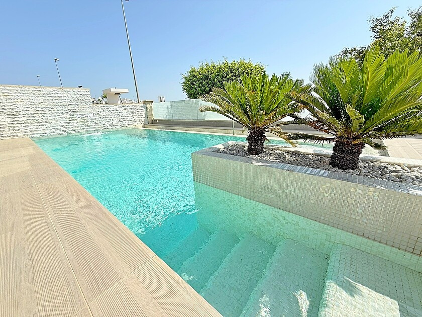 Se vende Villa - Chalet de 5 dormitorios en Costa Blanca, Alicante, España