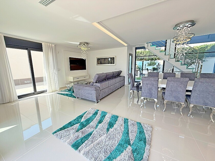 Se vende Villa - Chalet de 5 dormitorios en Costa Blanca, Alicante, España