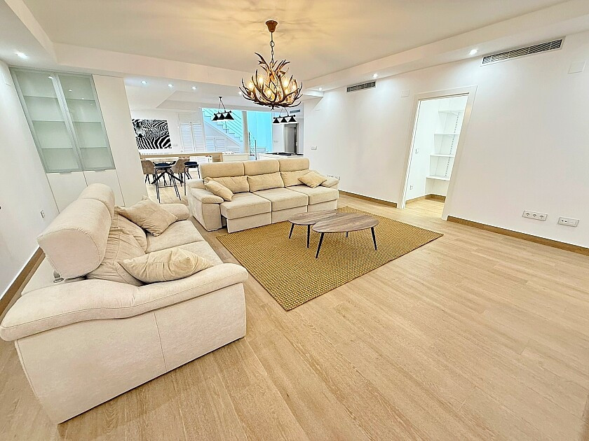Se vende Villa - Chalet de 5 dormitorios en Costa Blanca, Alicante, España