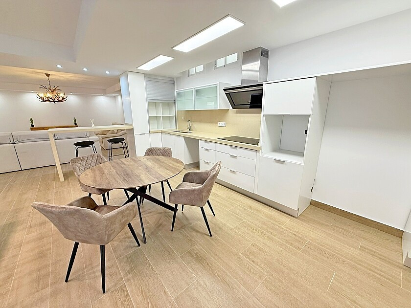 Se vende Villa - Chalet de 5 dormitorios en Costa Blanca, Alicante, España