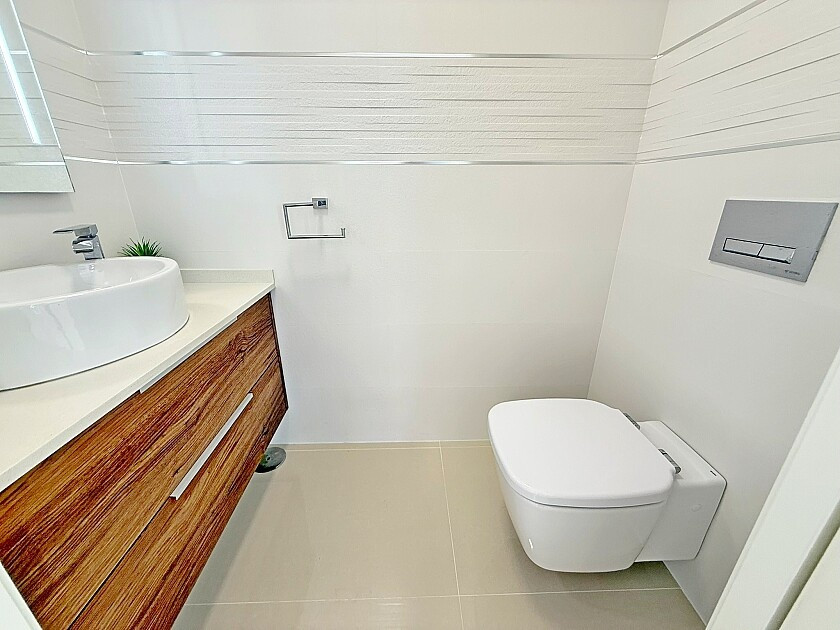Se vende Villa - Chalet de 5 dormitorios en Costa Blanca, Alicante, España