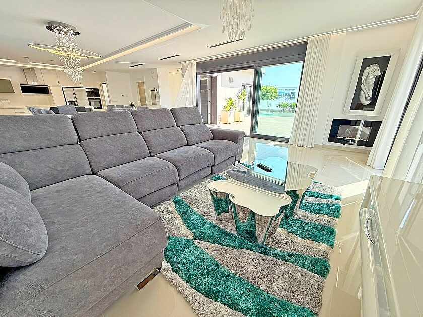 Se vende Villa - Chalet de 5 dormitorios en Costa Blanca, Alicante, España