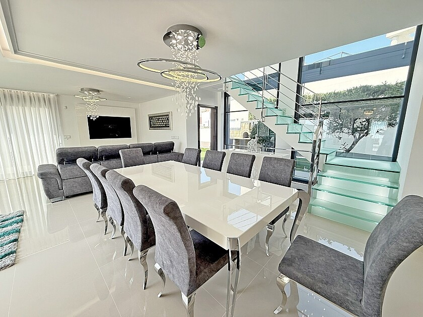 Se vende Villa - Chalet de 5 dormitorios en Costa Blanca, Alicante, España